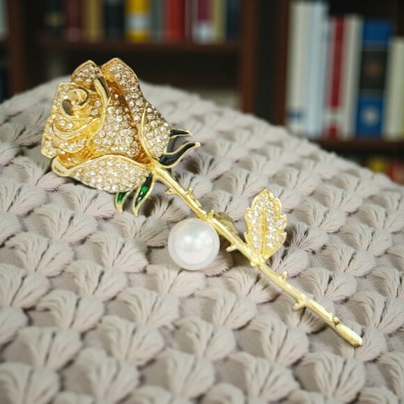 Share Golden rose brooch, Floral brooch, Formal dress brooch, white pearl brooch - Picture 1 of 9